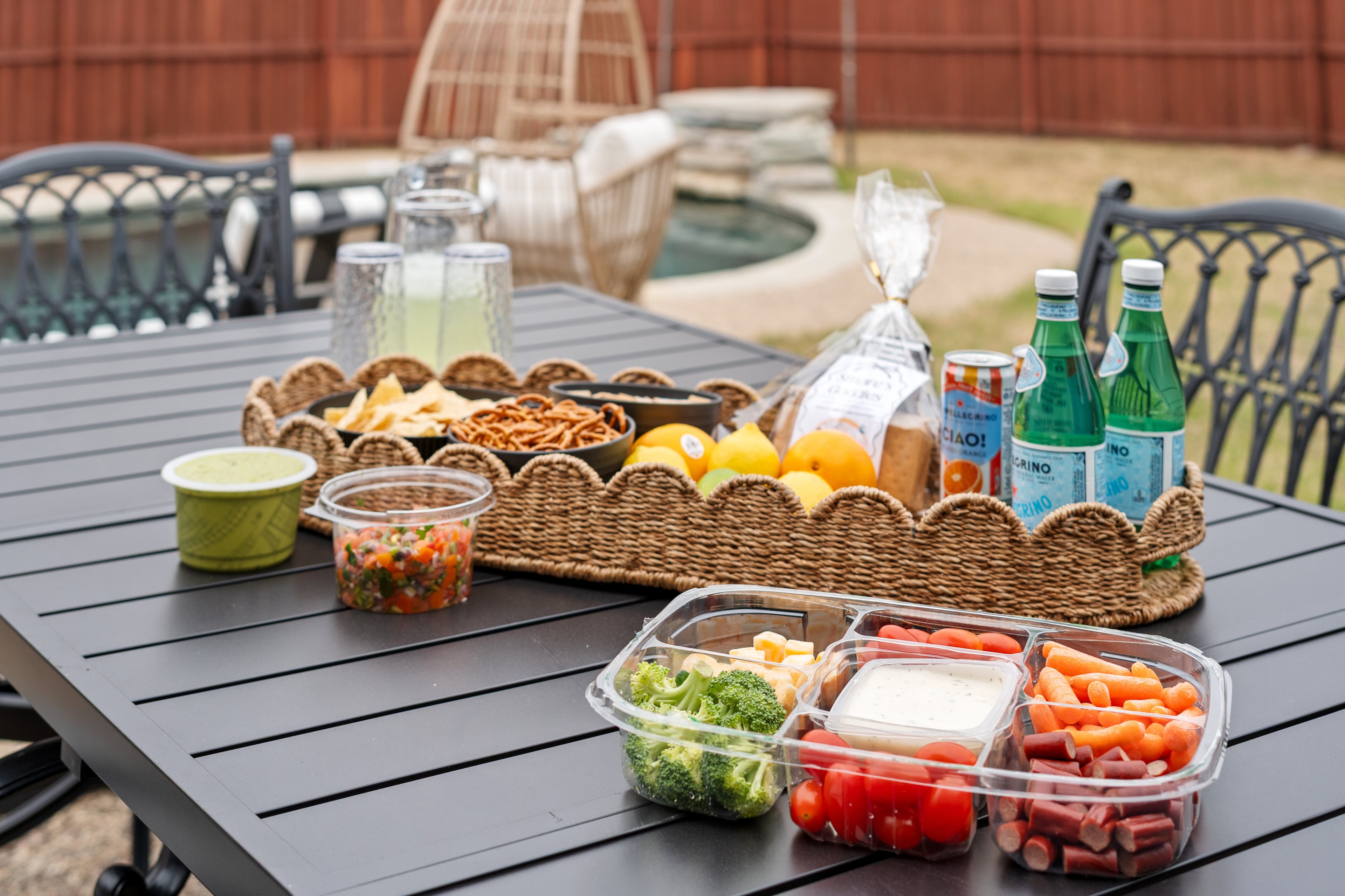 Backyard - Backyard Outdoor DIning 6