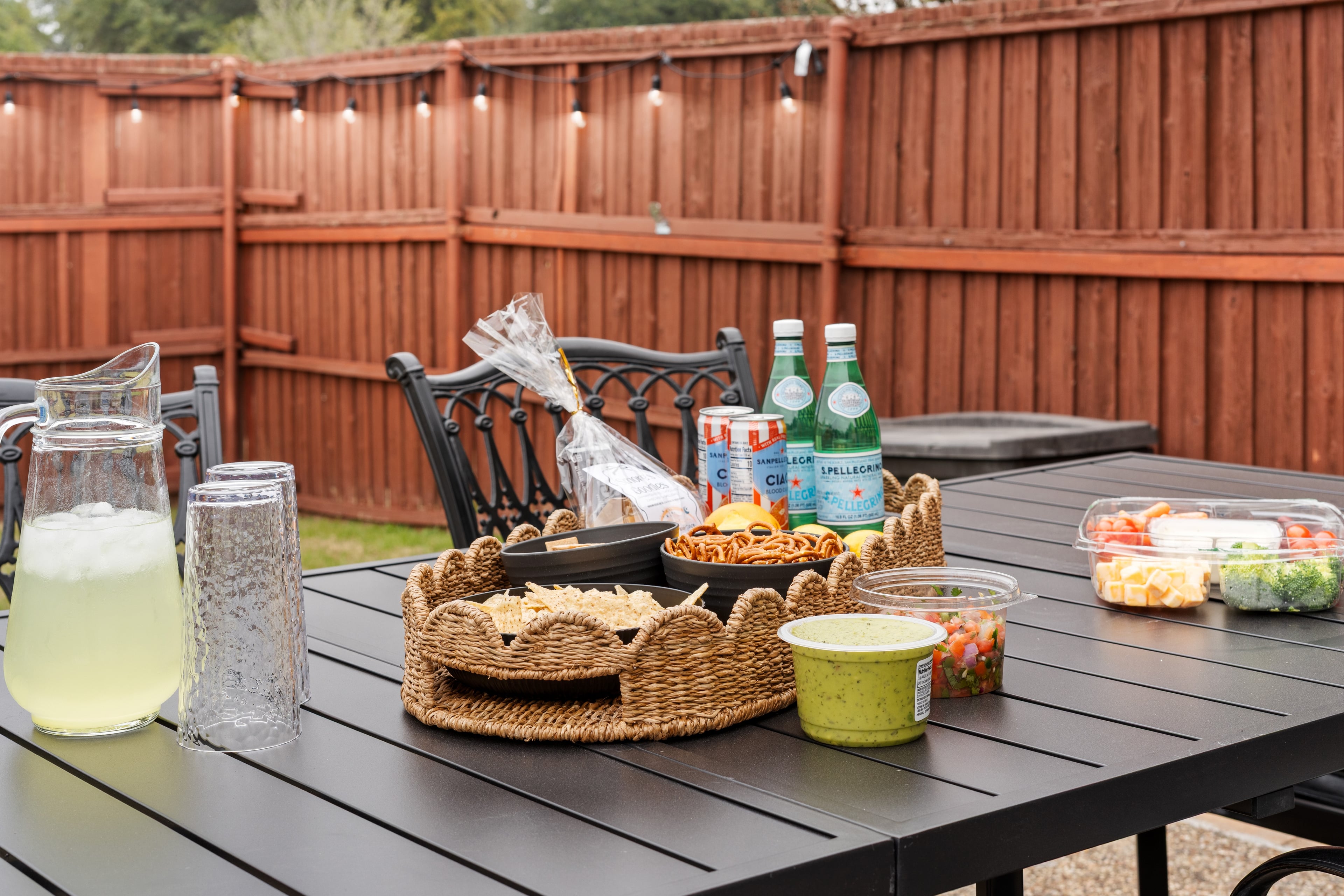 Backyard - Backyard Outdoor Dining 3
