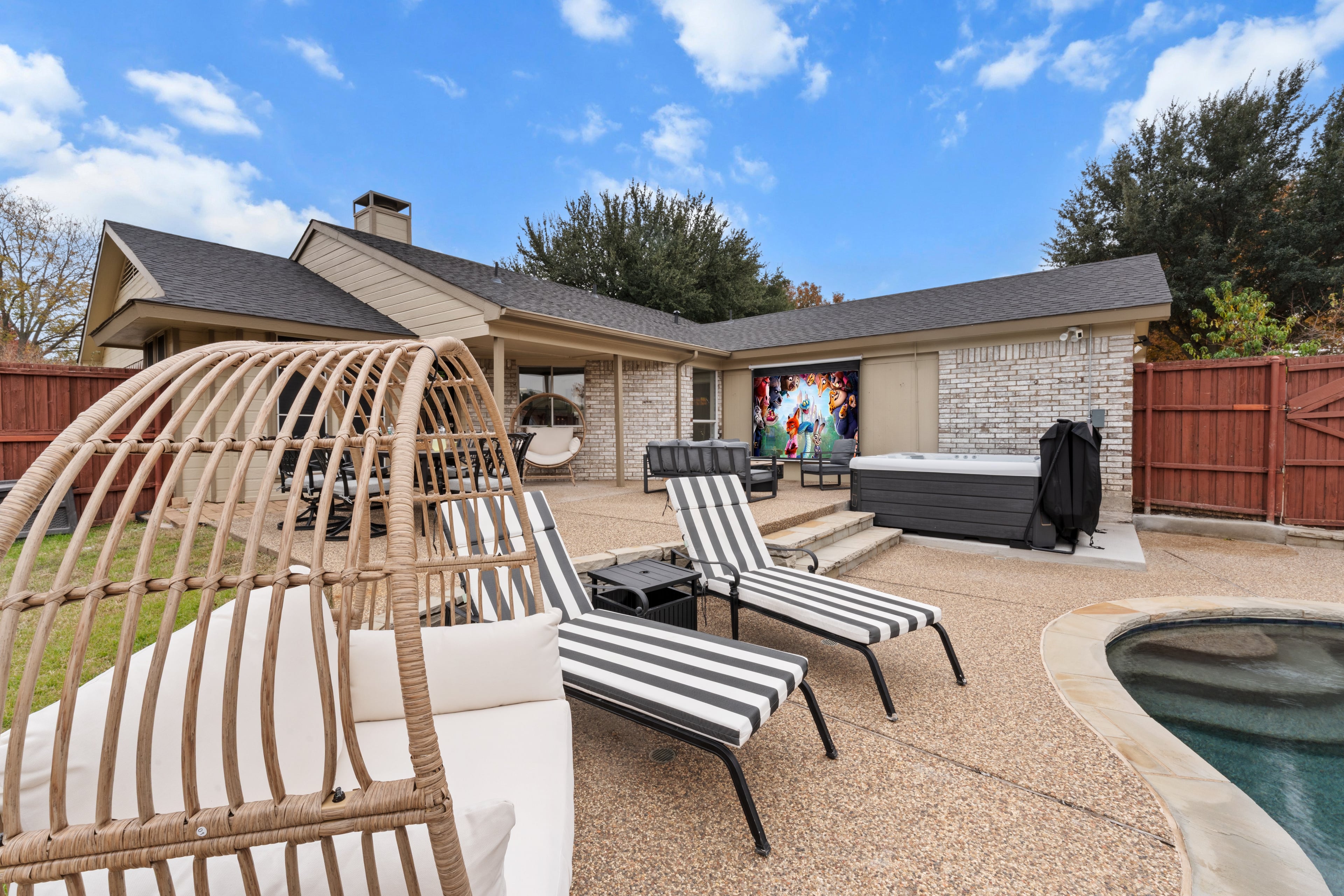 Backyard - Backyard Outdoor Patio 4