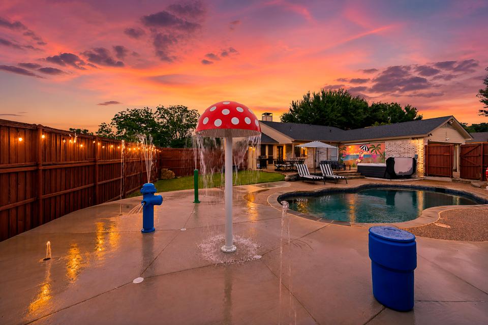 Backyard - tw1