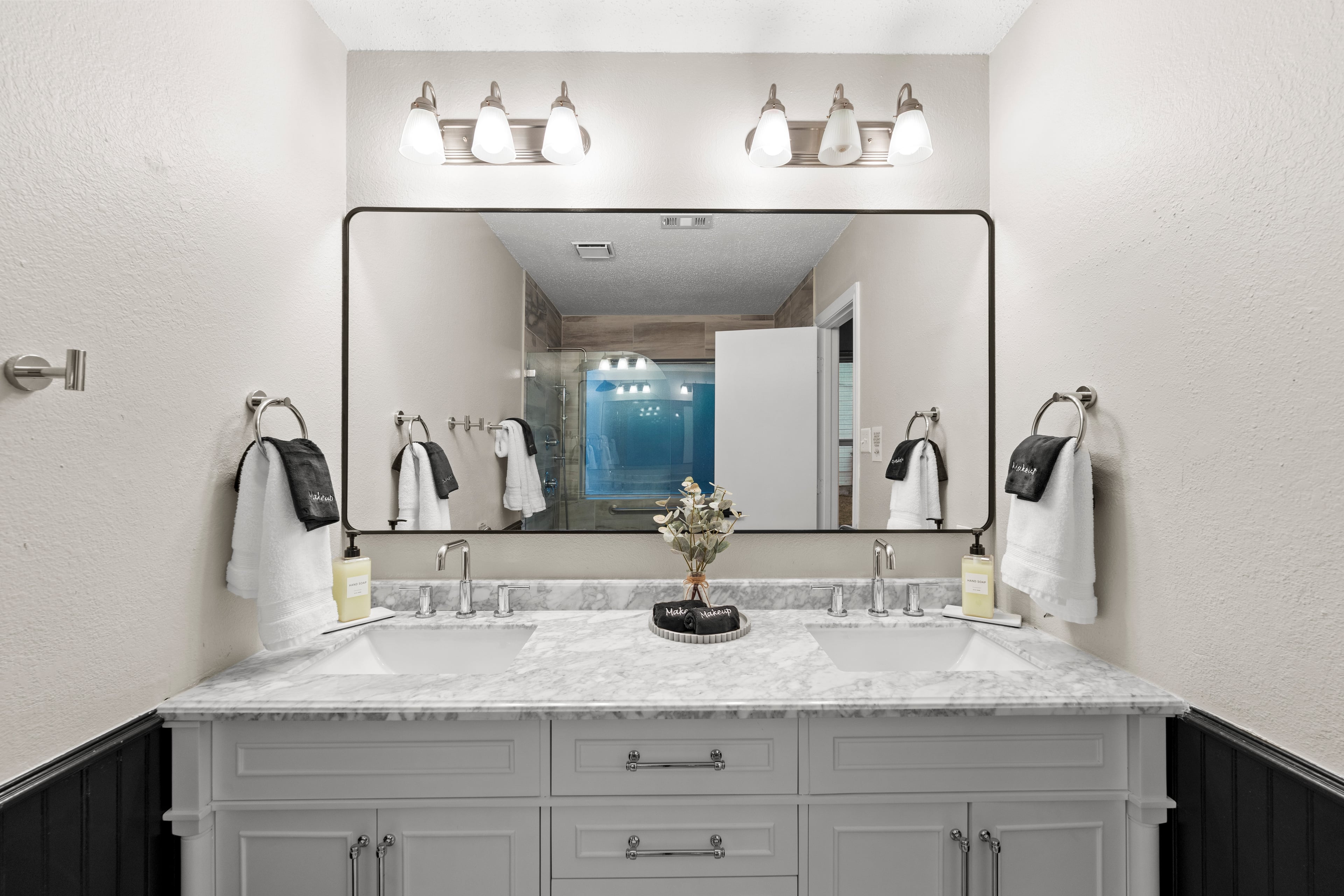 Master Bathroom - Master Bathroom 2
