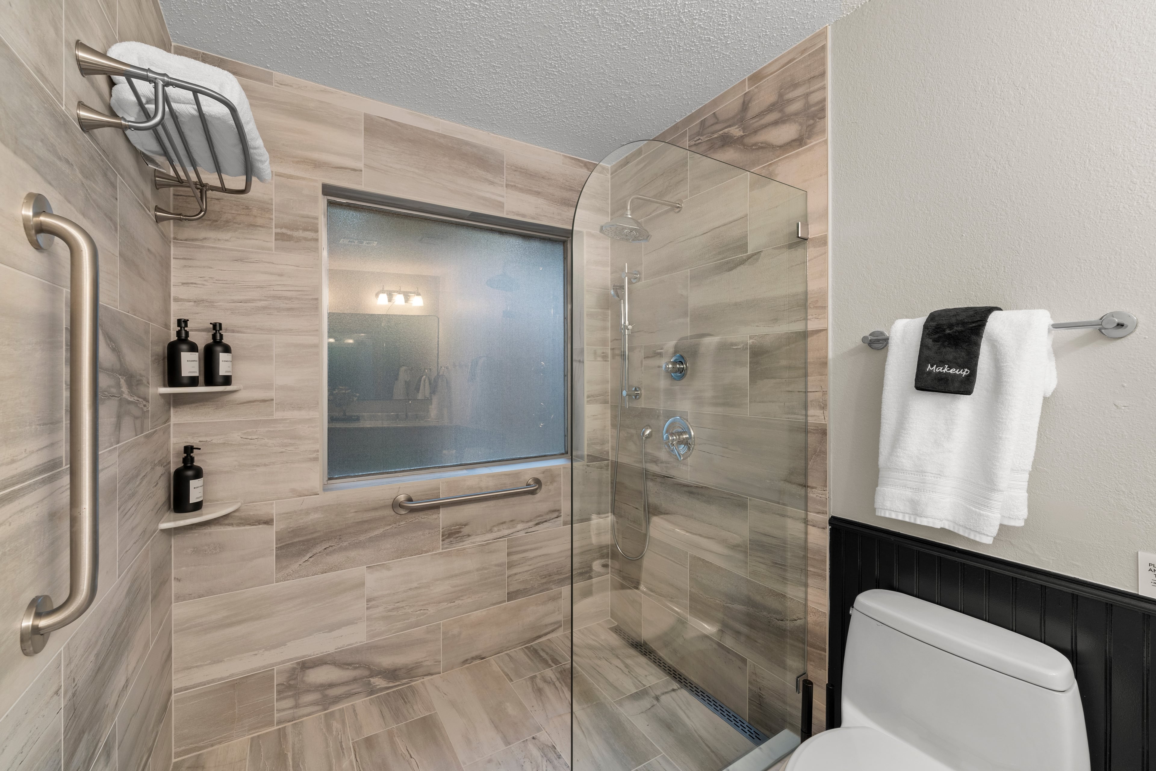 Master Bathroom - Master Bathroom 3