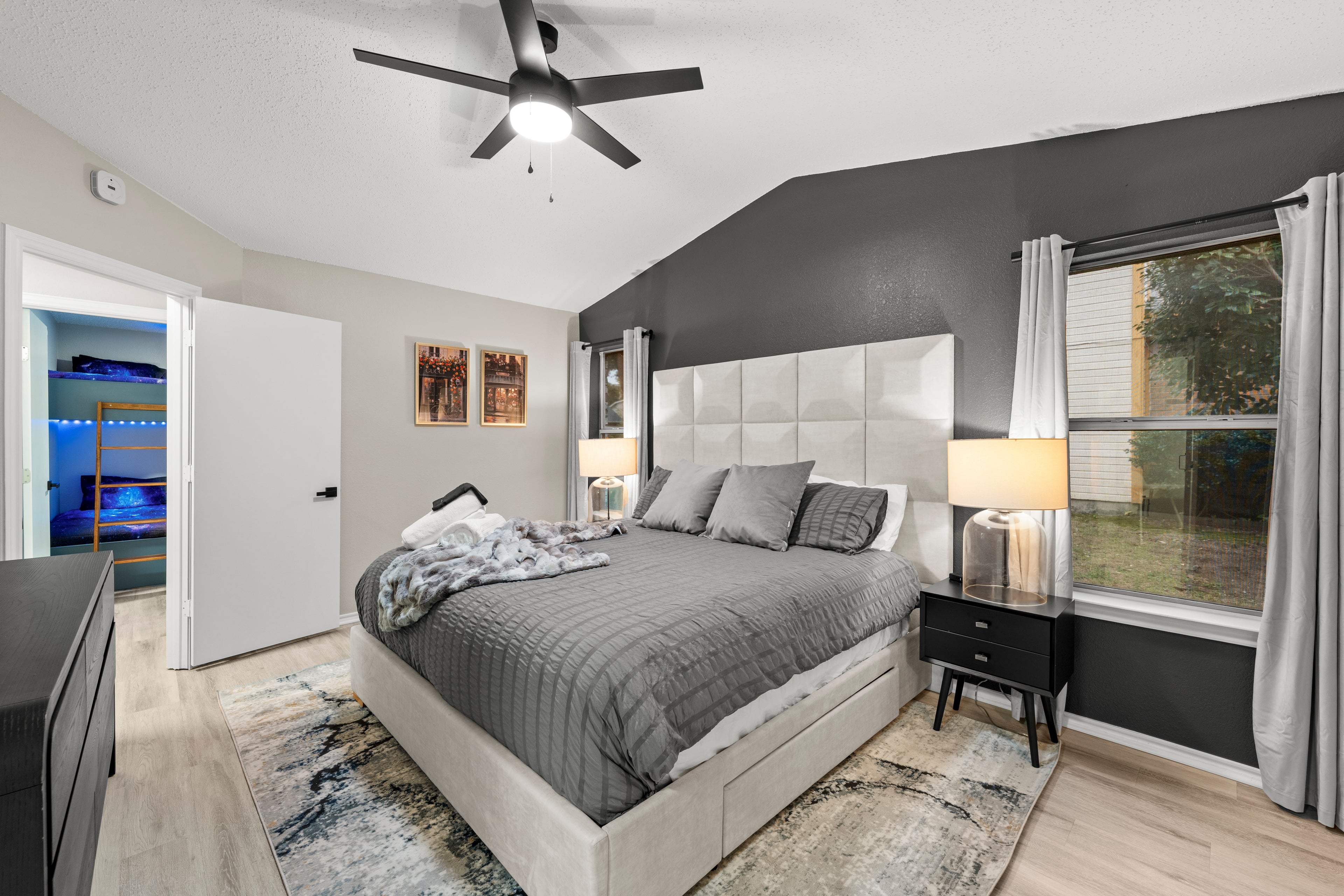 Master Bedroom - Master Bedroom 2