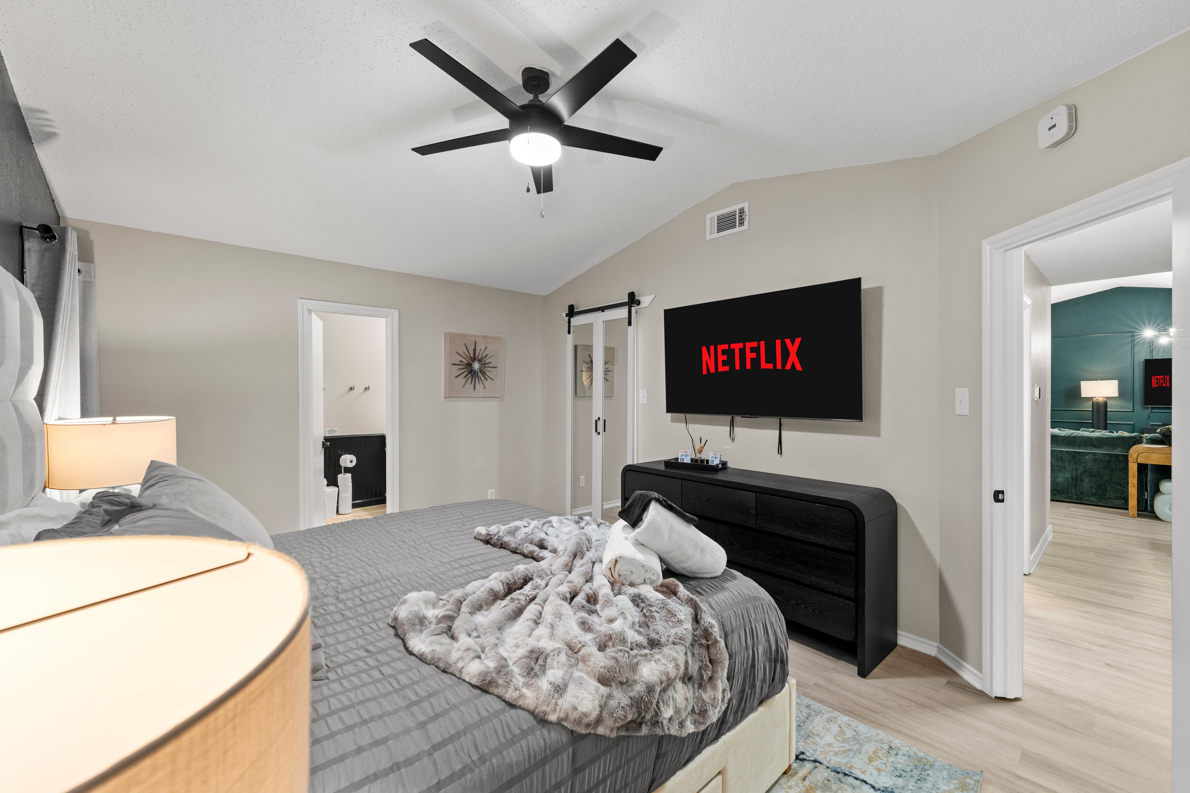 Master Bedroom - Master Bedroom 3