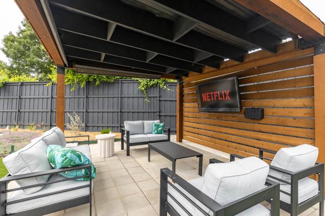 Backyard - Backyard Cabana 1