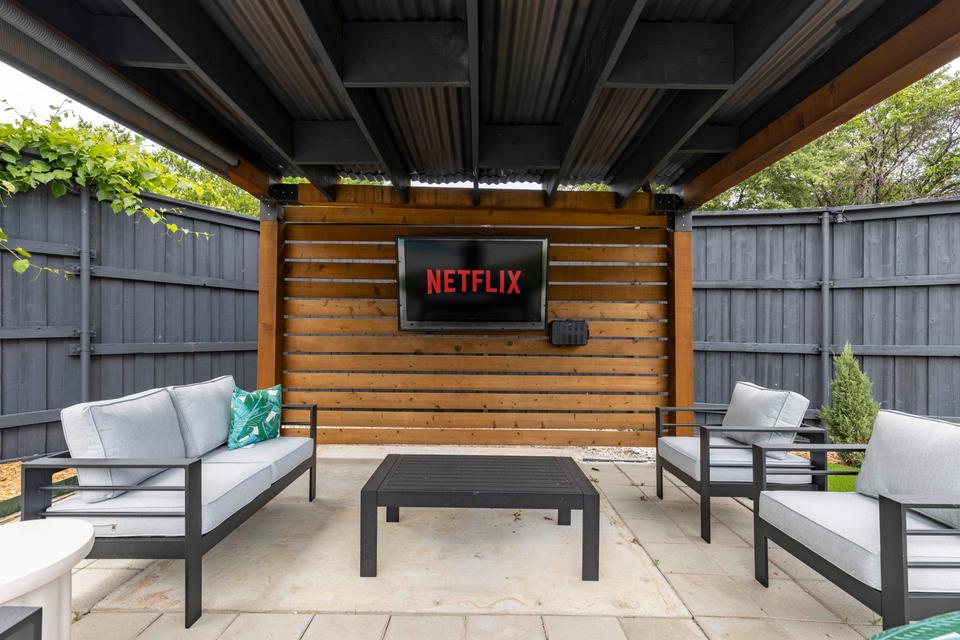 Backyard - Backyard Cabana 2