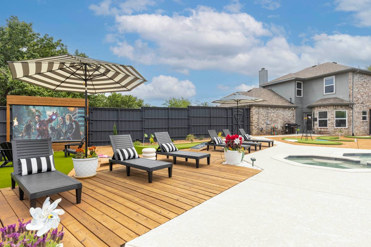 Backyard - Backyard Chaise Lounge 2