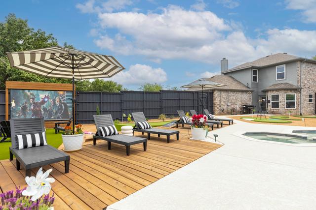 Backyard - Backyard Chaise Lounge 2