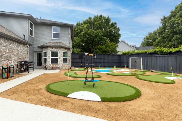 Backyard - Backyard Minigolf 6