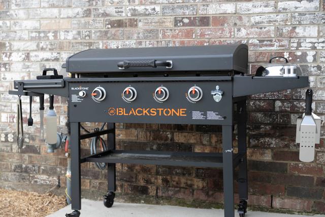 Backyard - Backyard Outdoor Dining 4_1