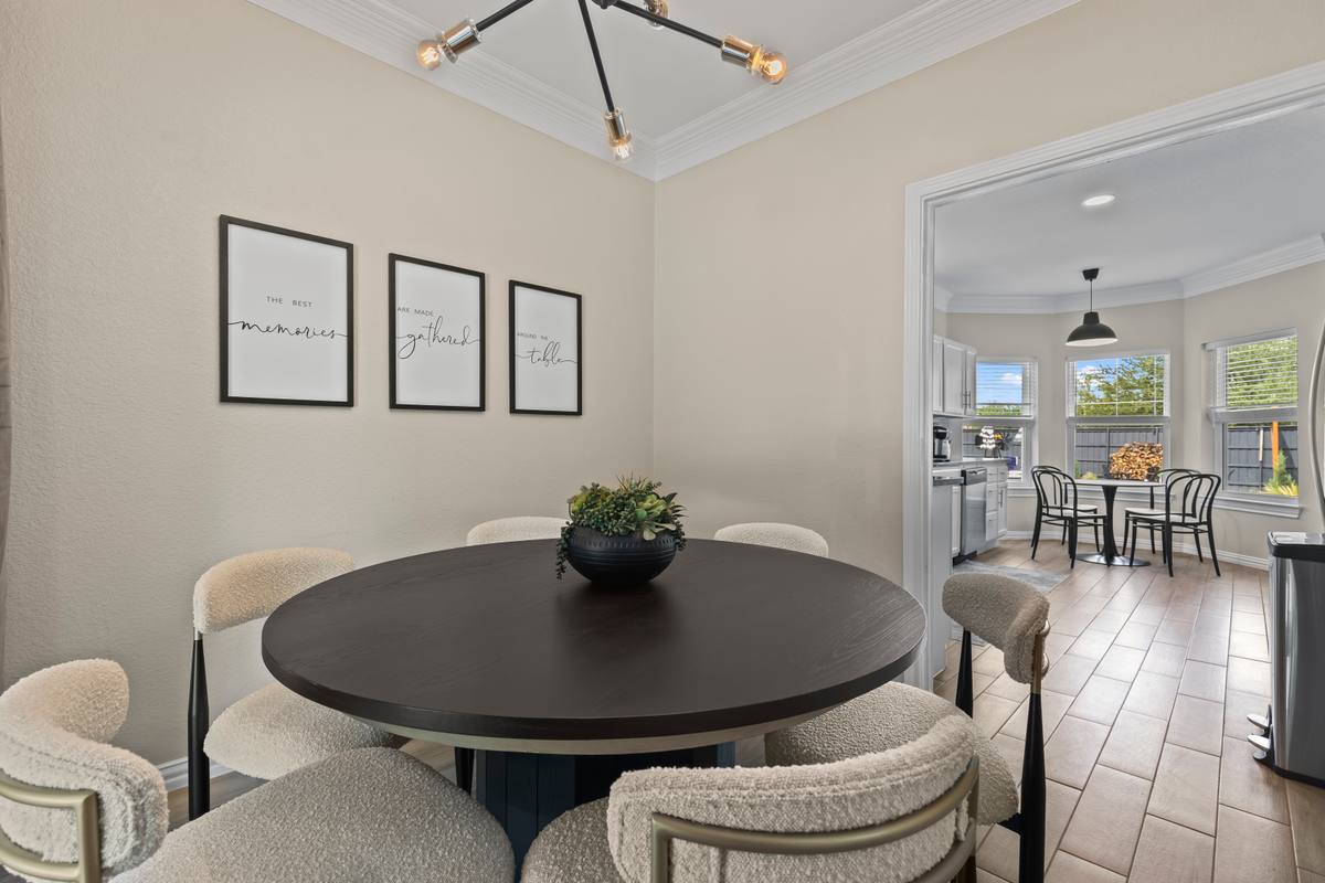 Dining Room - Dining Room 2