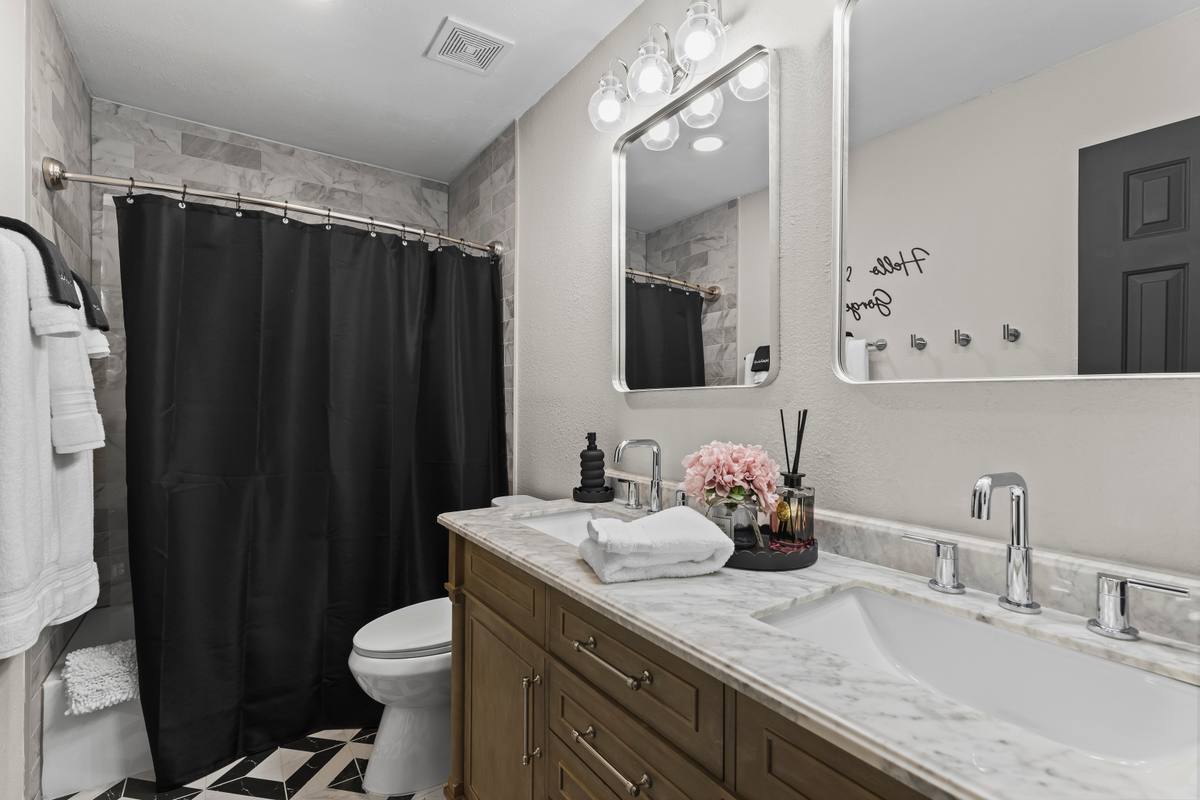 Hallway Bathroom - Hall Bathroom 1