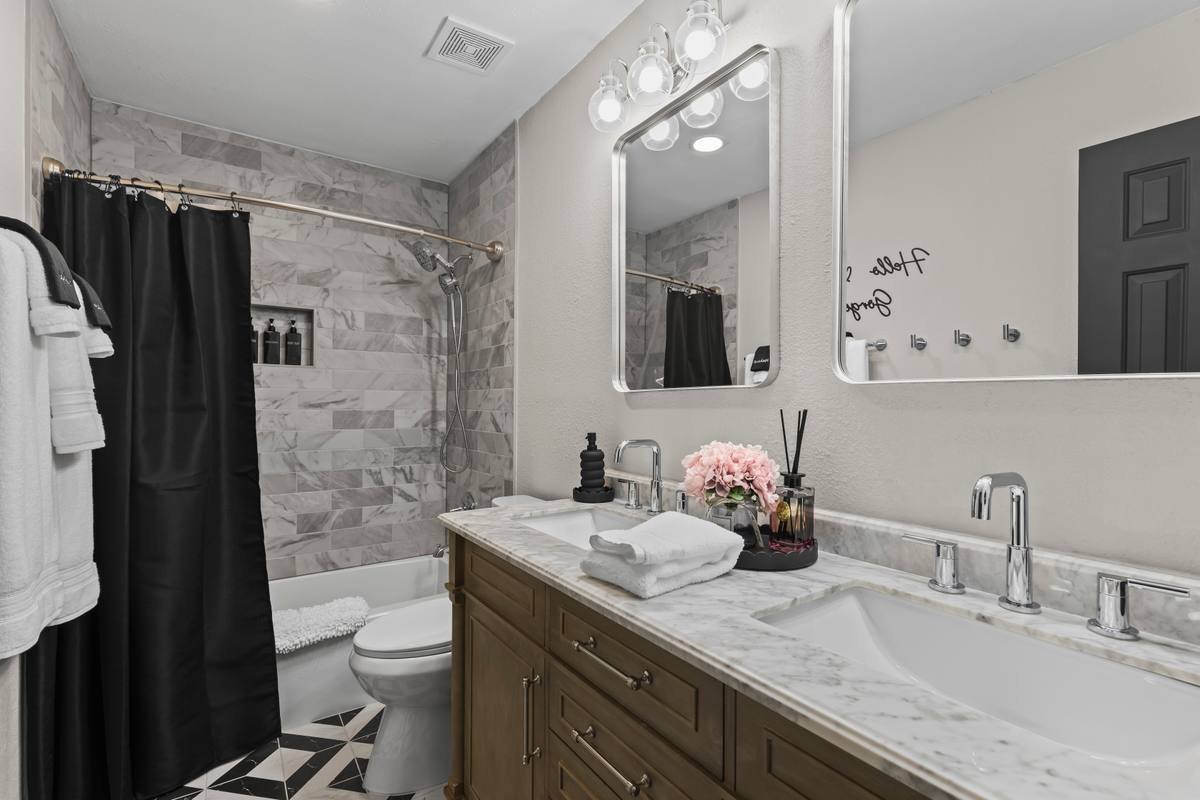 Hallway Bathroom - Hall Bathroom 2