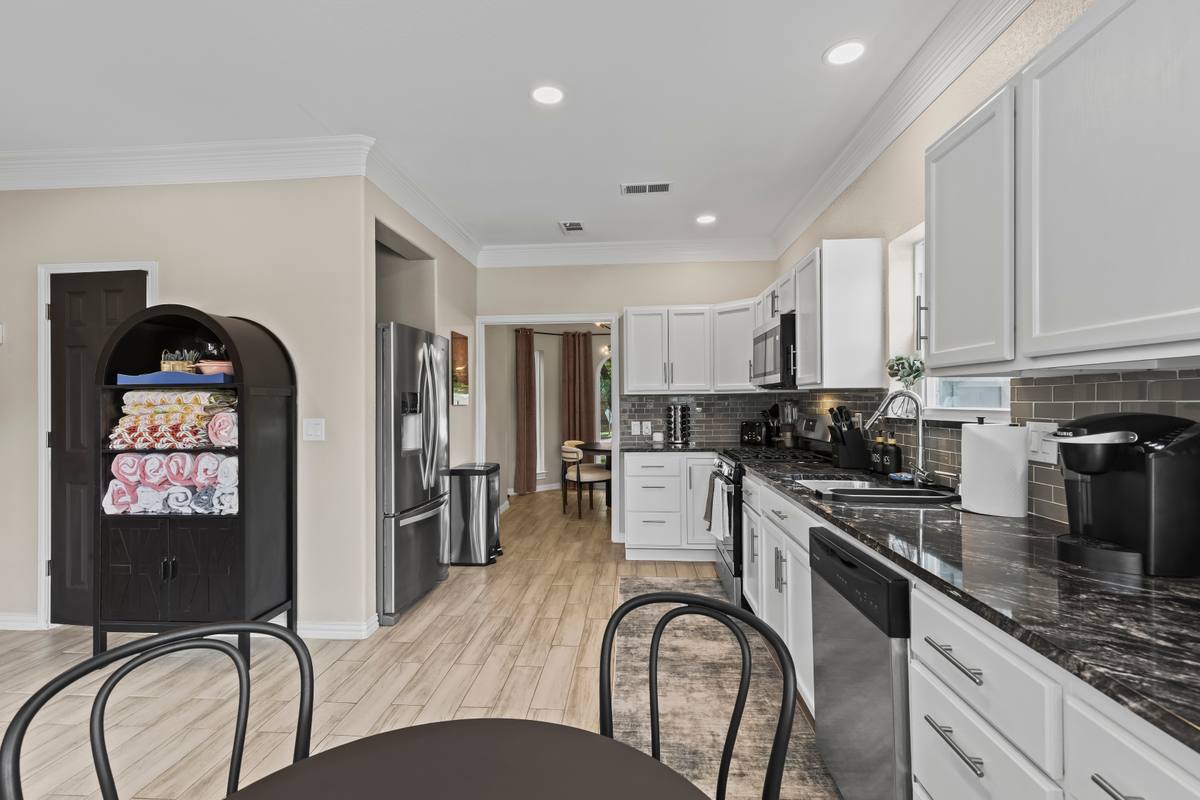 Kitchen - Kitchen 4