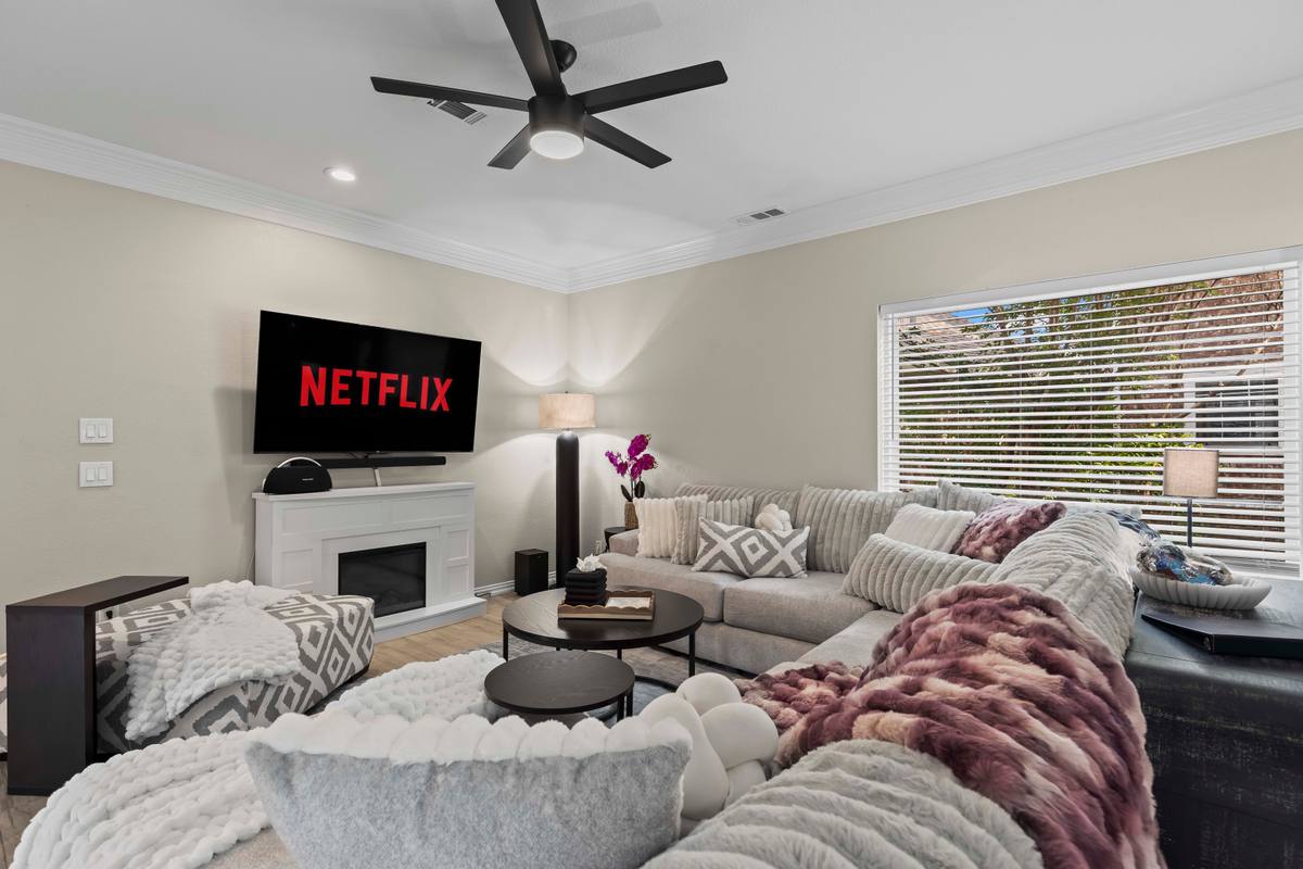 Living Room - Living Room 5