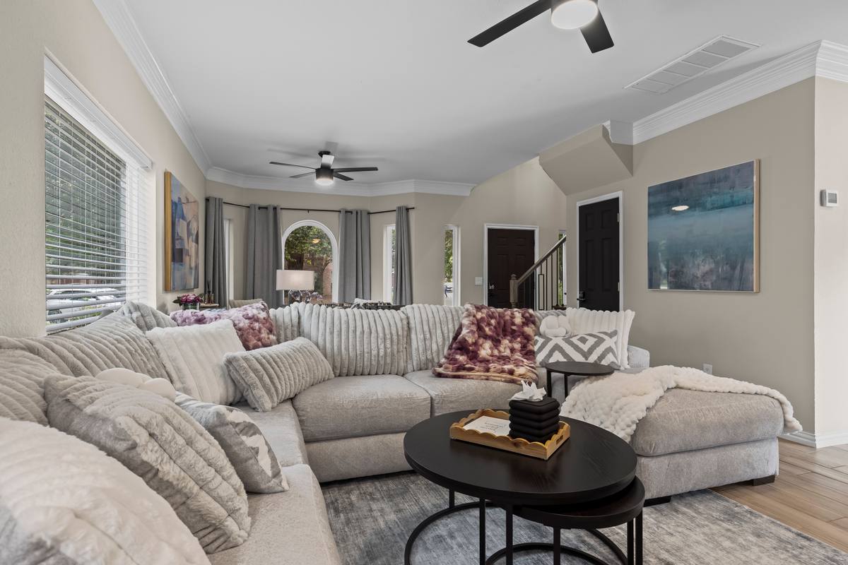 Living Room - Living Room 8
