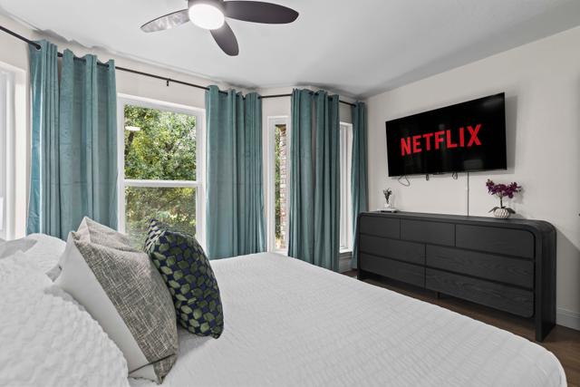 Master Bedroom - Master Bedroom 2