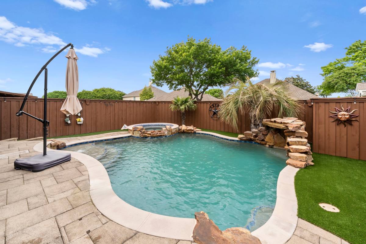 The Indigo Oasis Backyard & Pool – Backyard Pool 4
