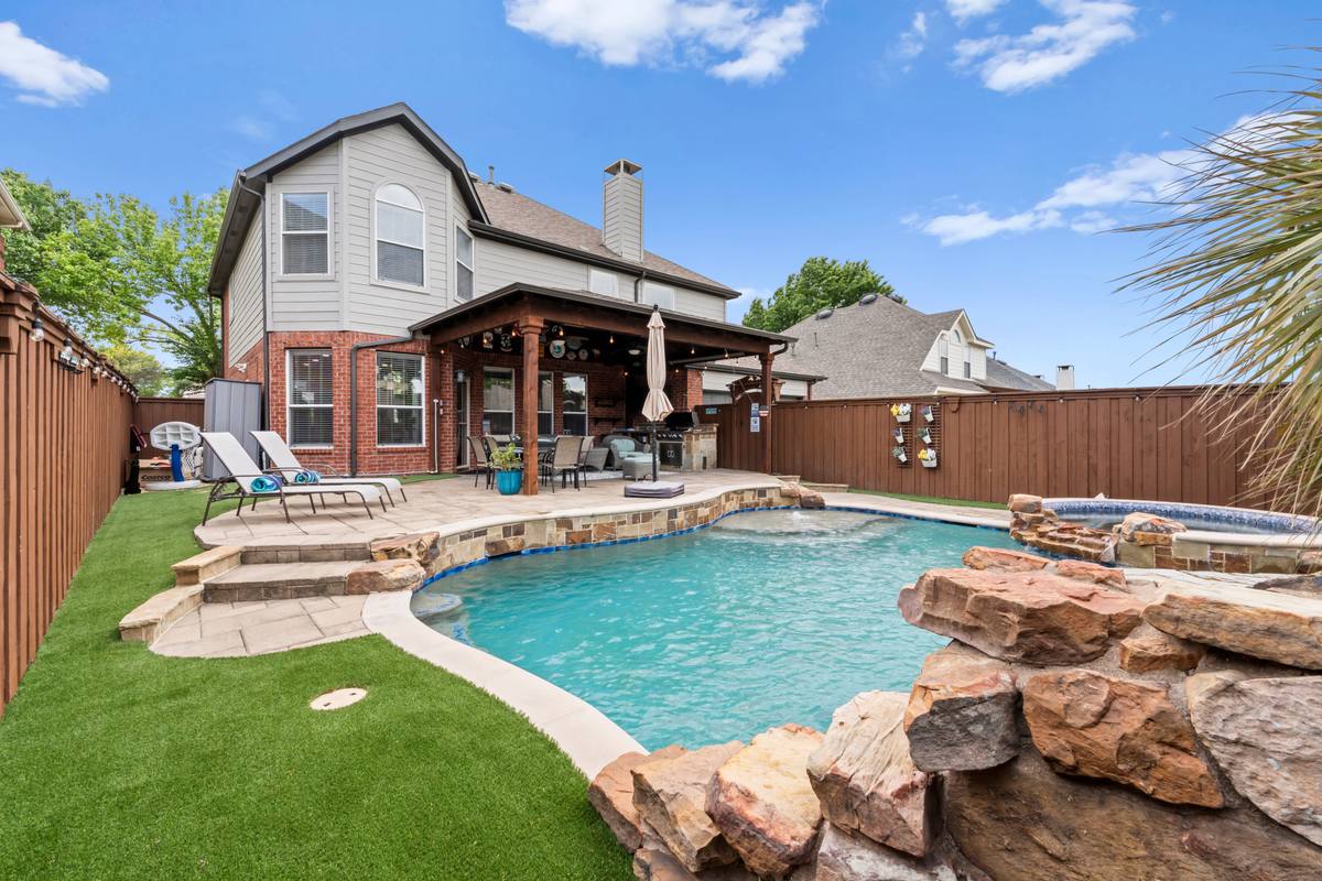 The Indigo Oasis Backyard & Pool – Backyard Pool 5