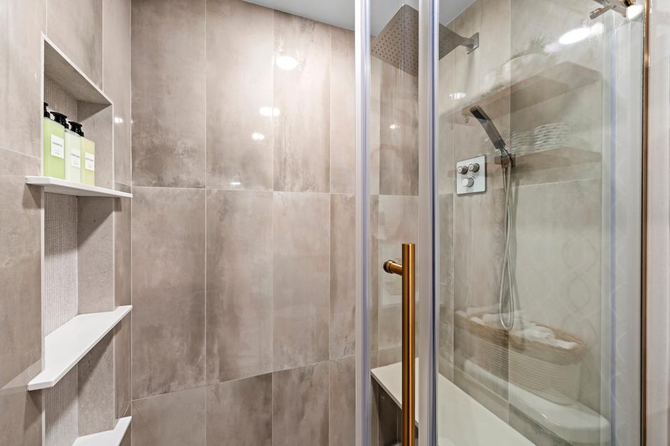 Bathroom - bathroom shower 02