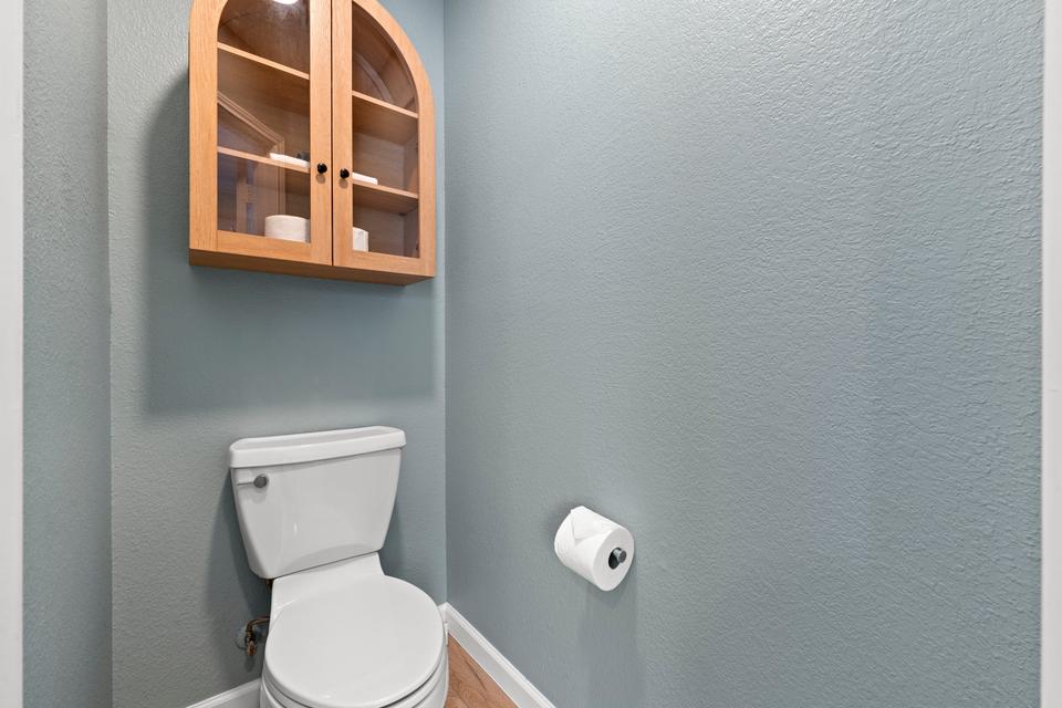 Bathroom - bathroom toilet 01