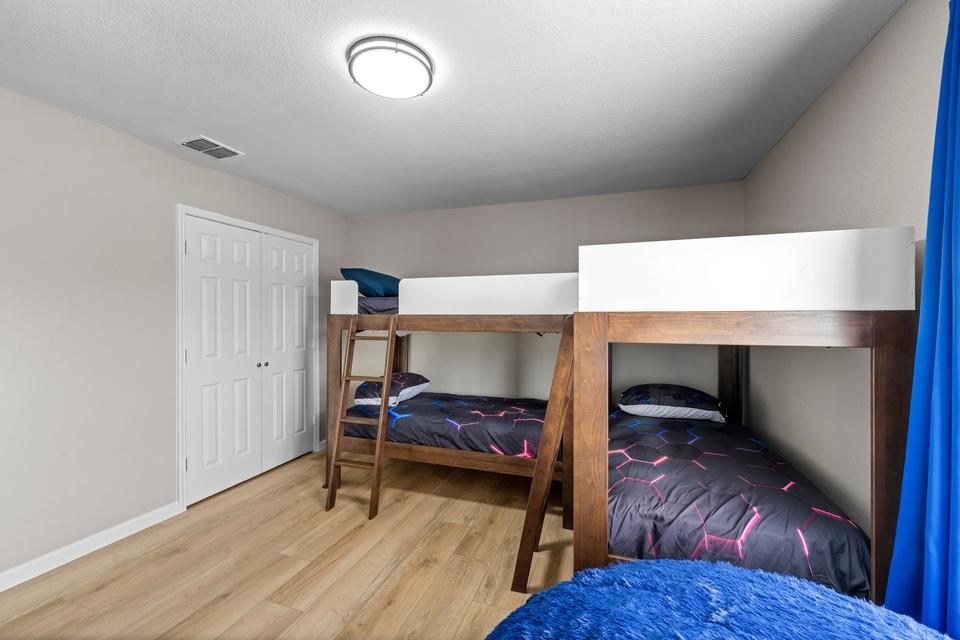 Bunk - bunk room 02