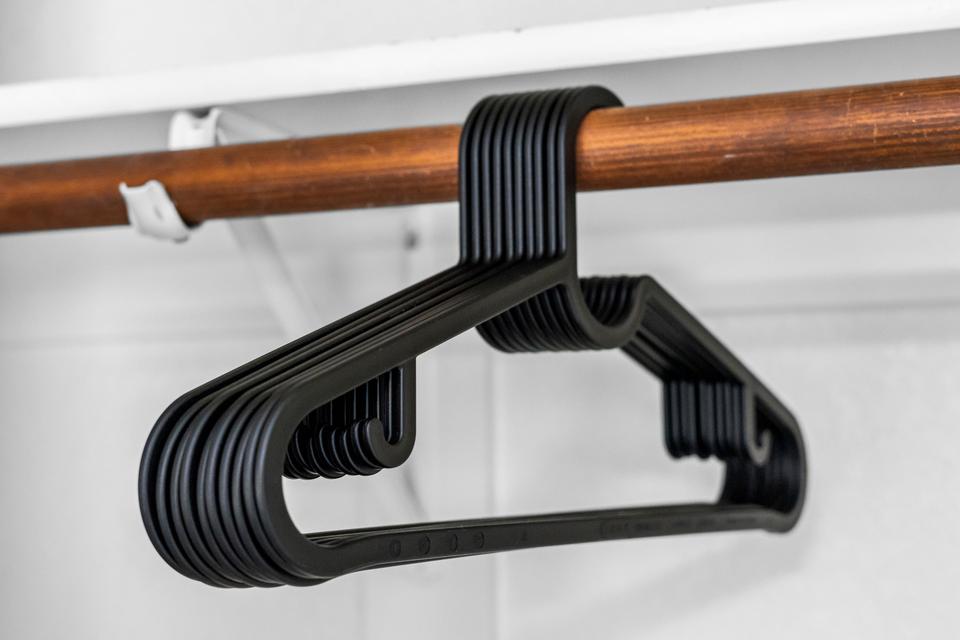 Closet - closet hangers 01