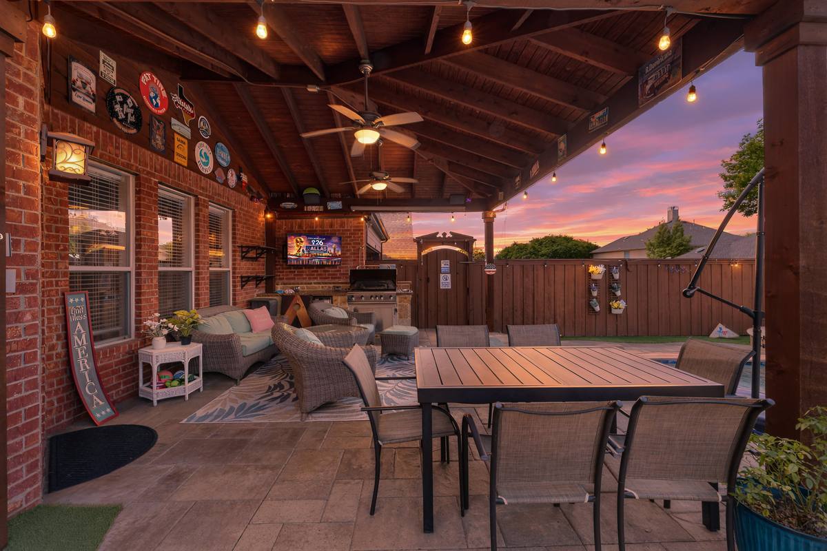 The Indigo Oasis Patio & Outdoor – Covered Patio Dusk 1