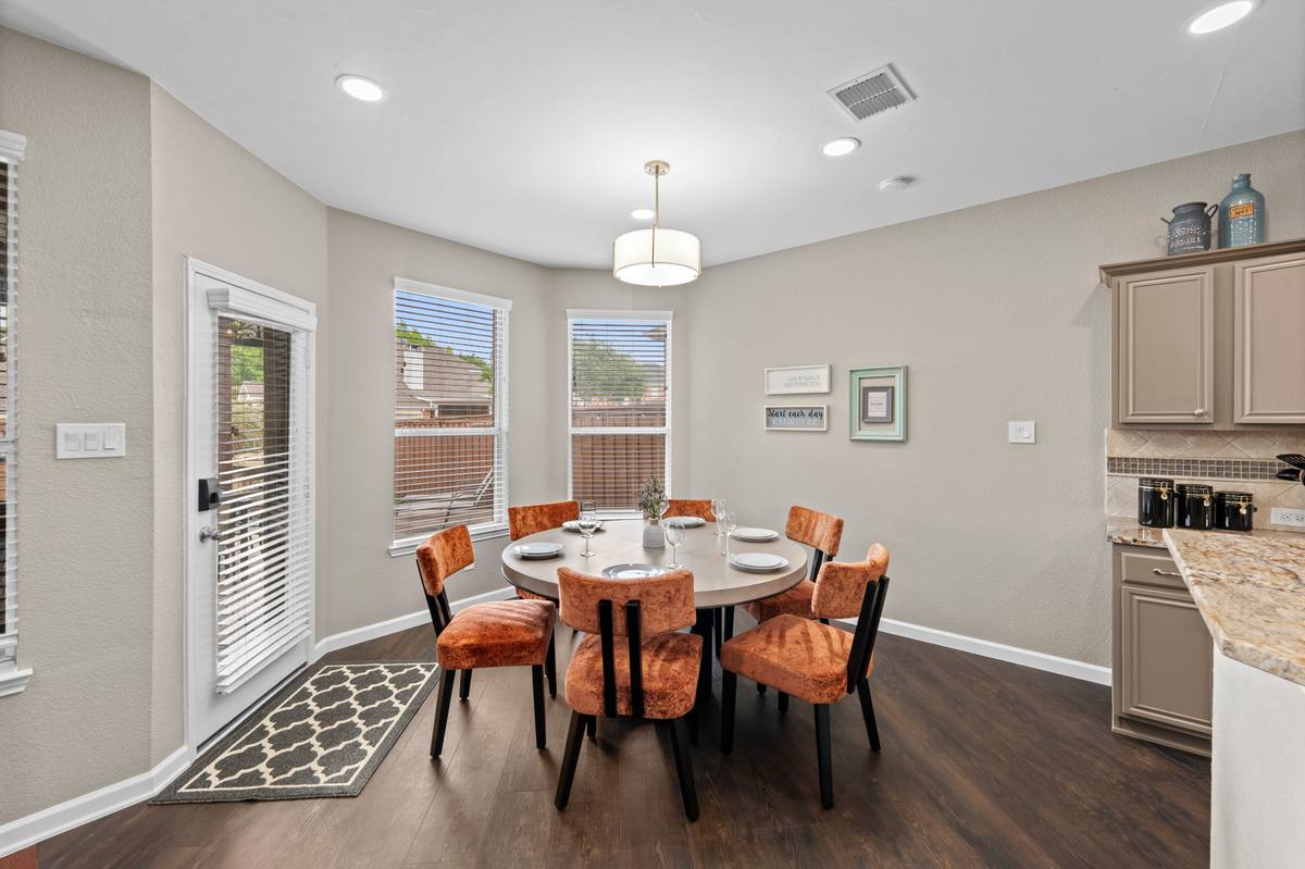The Indigo Oasis Dining Room – Dining Room 6