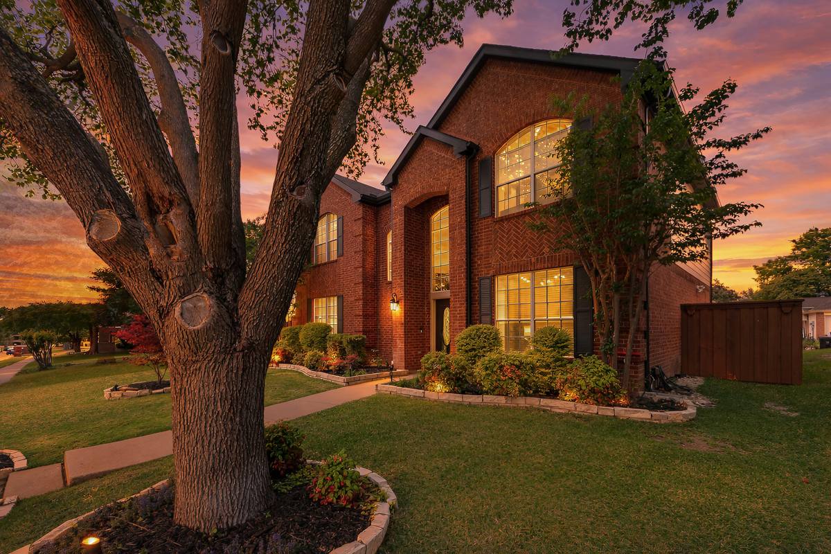 The Indigo Oasis Exterior – Front Exterior Dusk 1