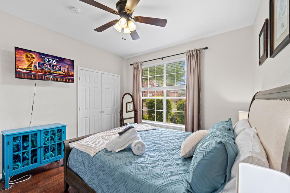 Guest - guest bedroom coral 03