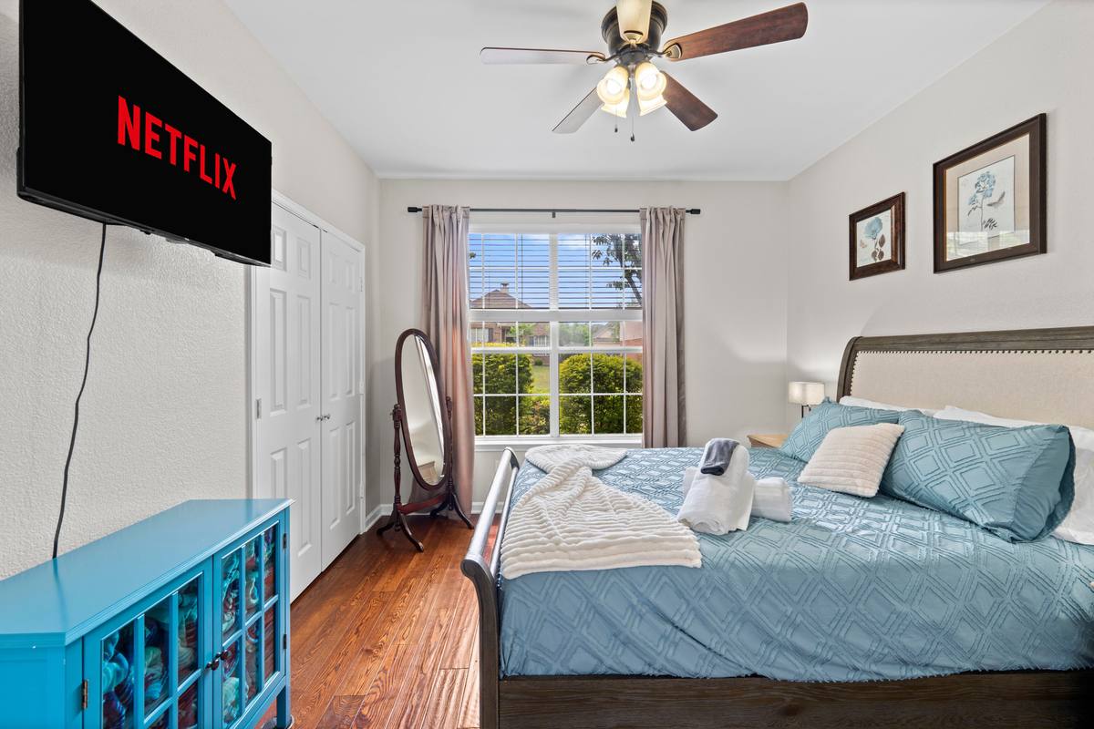 The Indigo Oasis Guest Bedroom – Guest Bedroom Coral 6