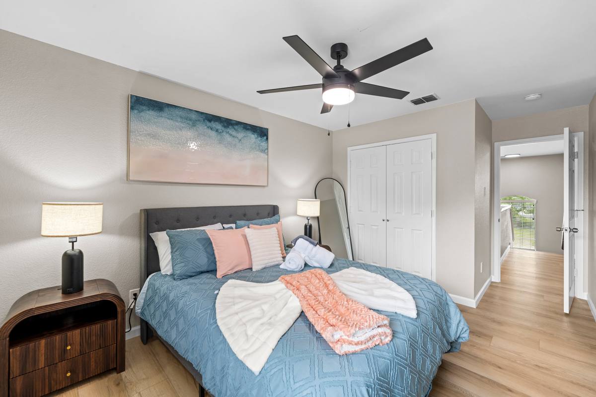 The Indigo Oasis Guest Bedroom – Guest Bedroom Coral 12