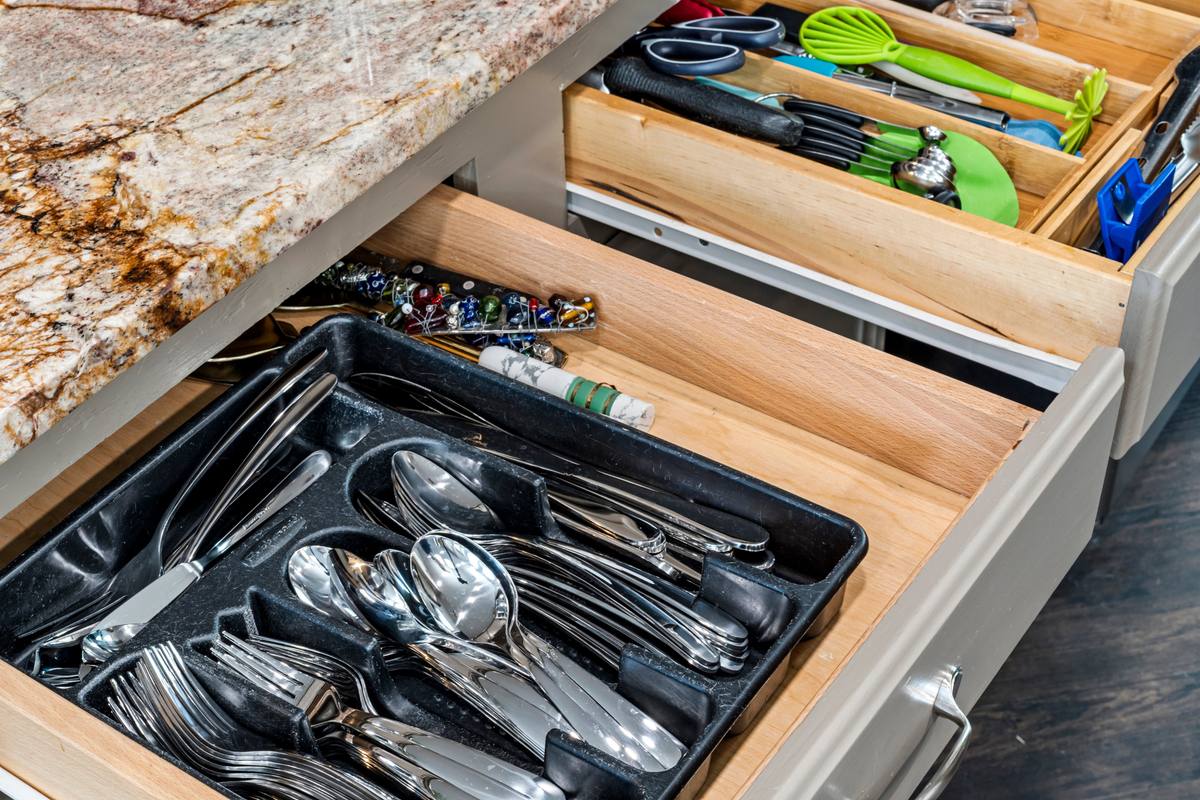 The Indigo Oasis Kitchen – Kitchen Drawers 1