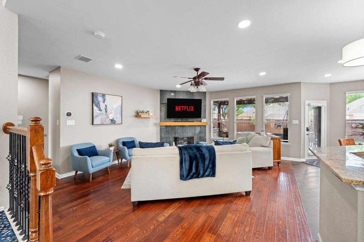 The Indigo Oasis Living Room – Living Room 9