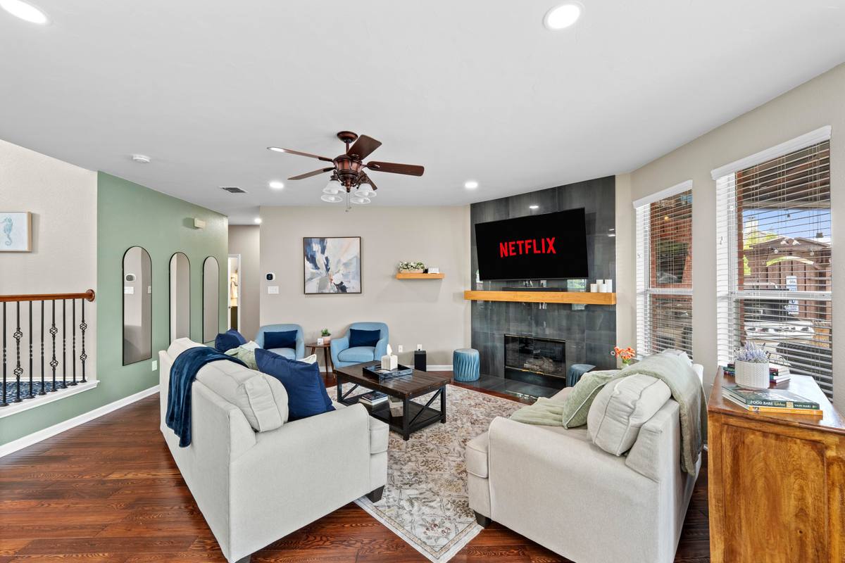 The Indigo Oasis Living Room – Living Room 10