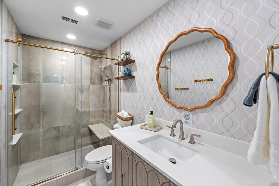 Primary - primary bathroom 01