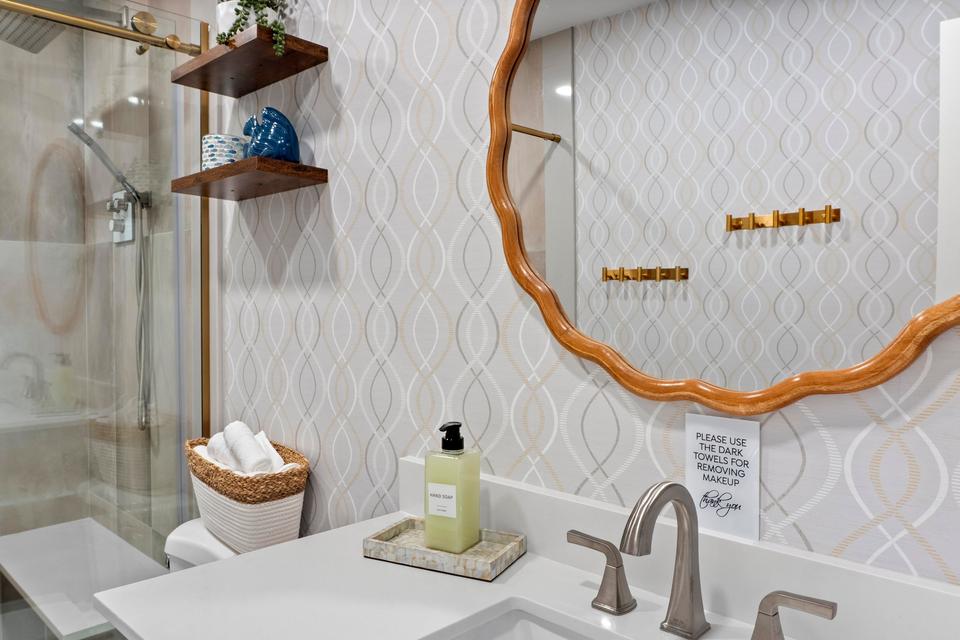 Primary - primary bathroom 02
