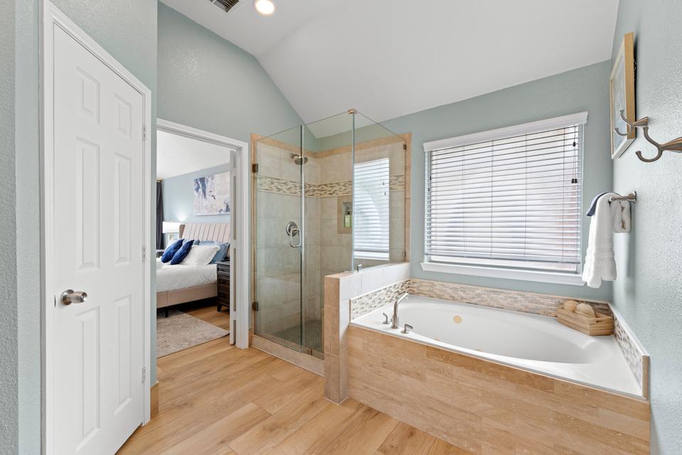 Primary - primary bathroom 03