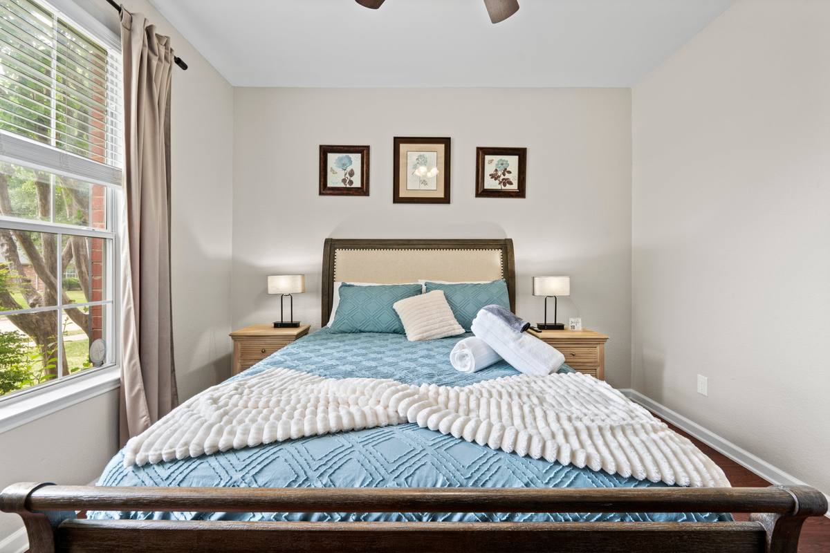 The Indigo Oasis Primary Bedroom – Primary Bedroom 8