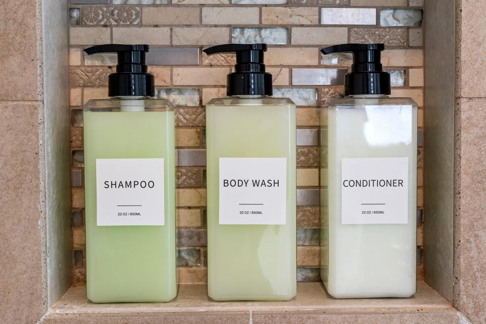 Shower - shower amenities 02