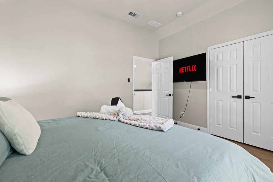 King Bedroom Green - King Bedroom Green 3
