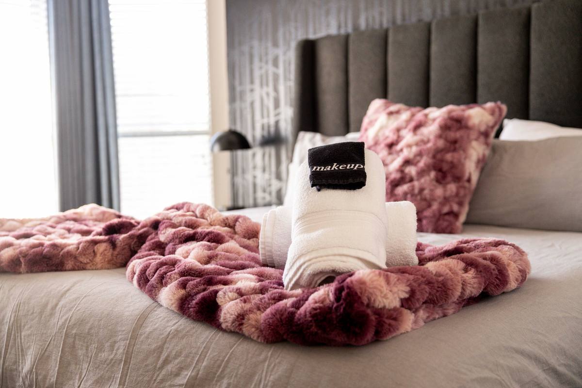 King Bedroom Grey 7