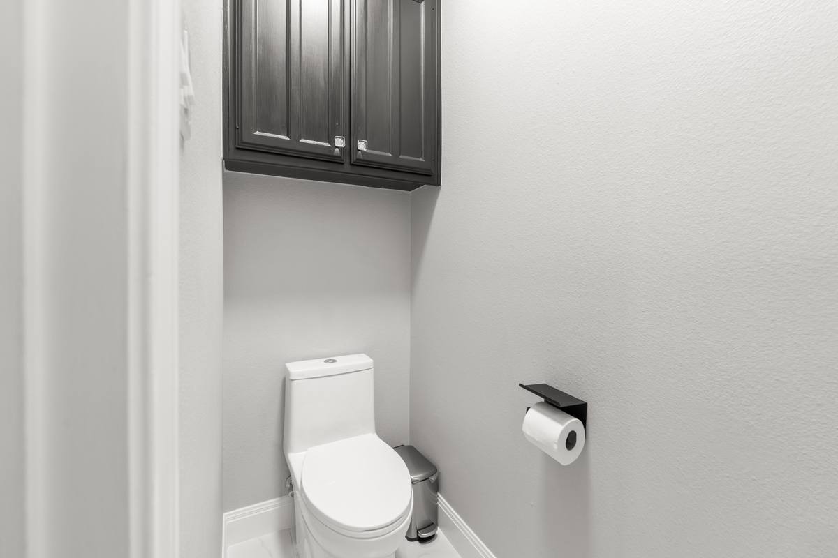 Master Bathroom 8