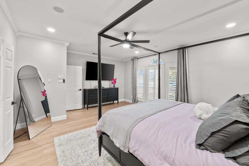 Master Bedroom - Master Bedroom 4