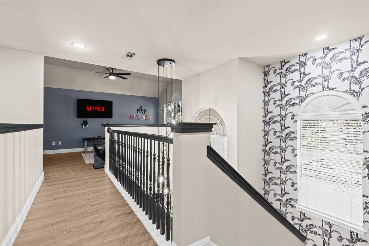 Misc – Upstairs Hallway 1