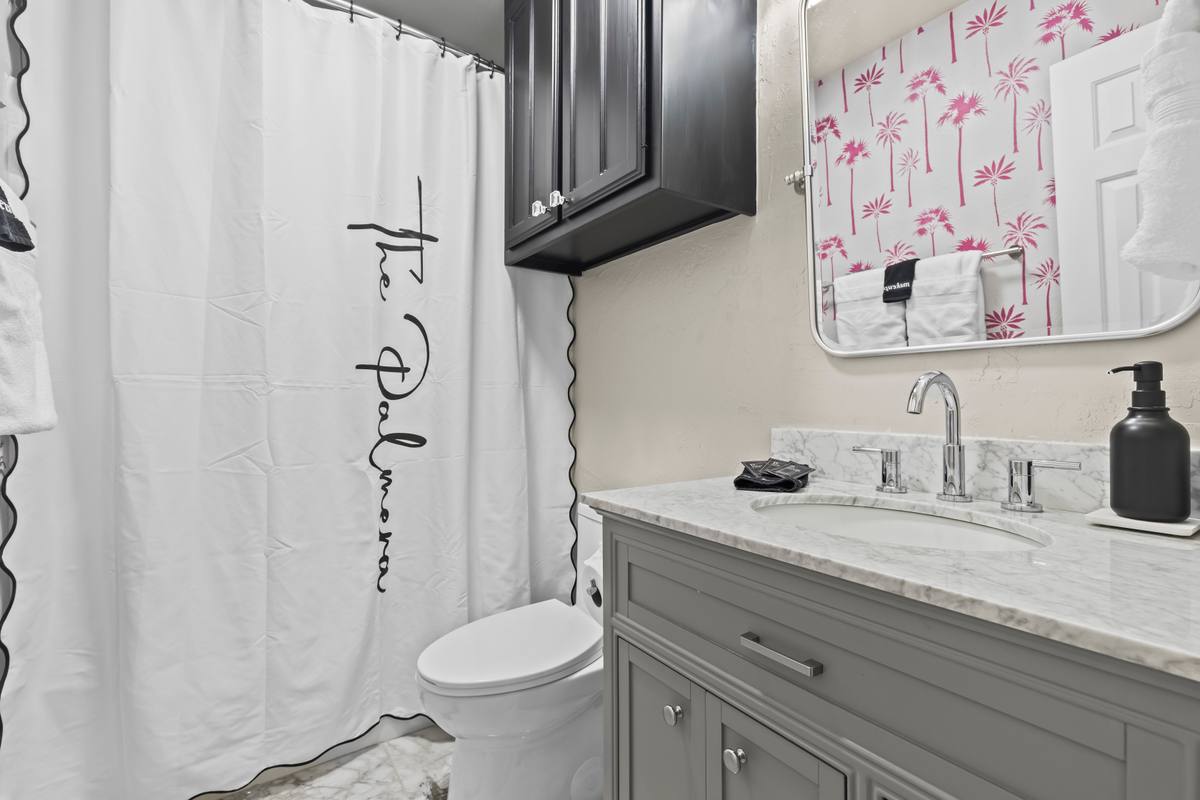 Upstairs Full Bath 2 1